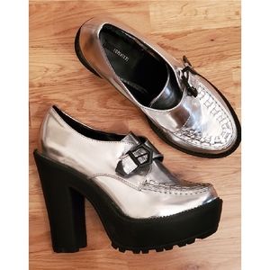 Forever 21 Silver Buckle Platform Shoes 70's Vibe Size 9